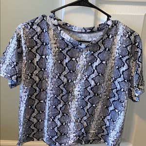 Short sleeve tee